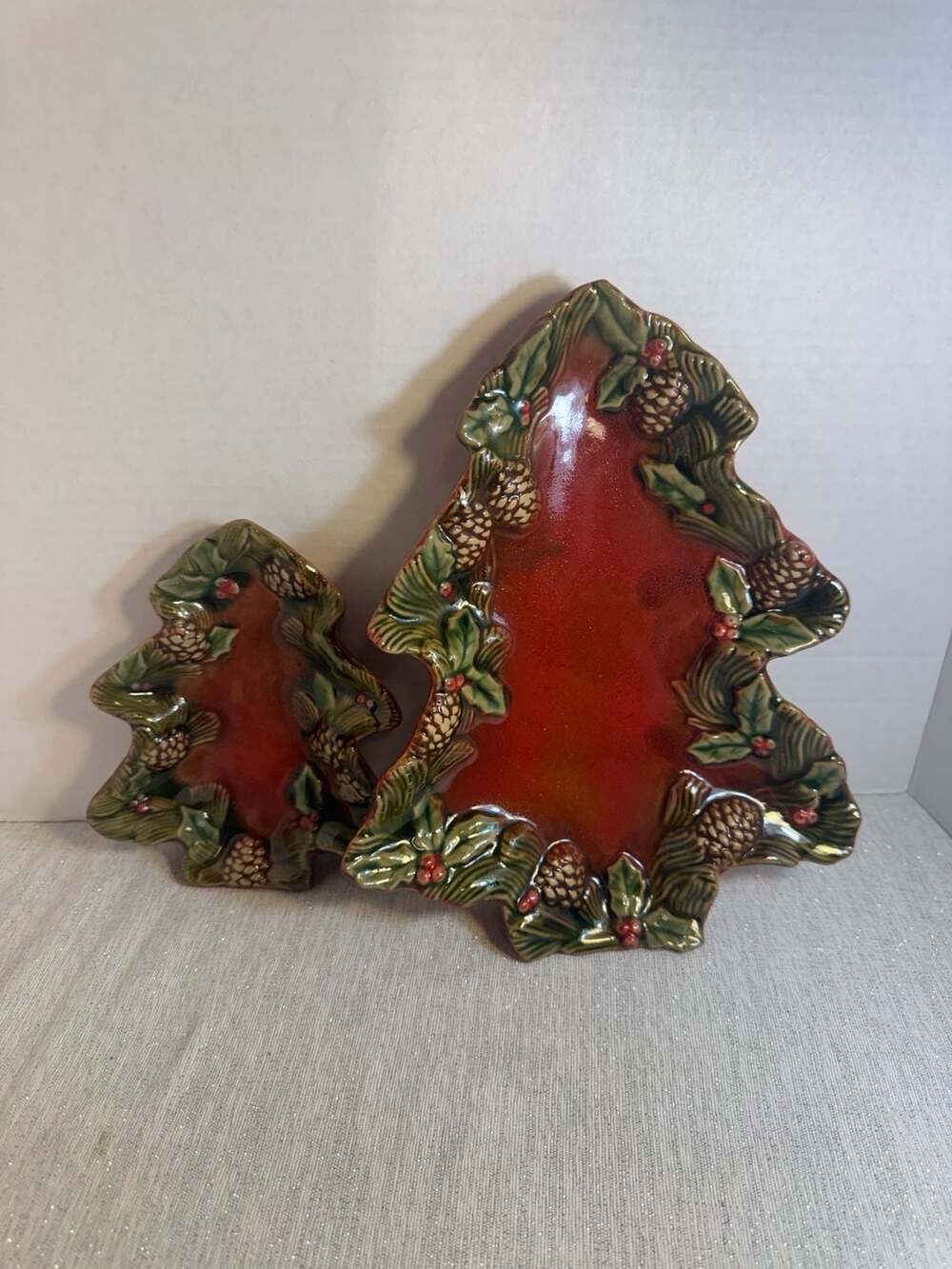 Ti Collections Ceramic Christmas Tree Plates Set of 2